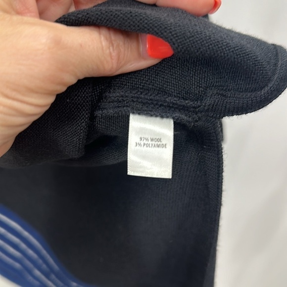 St.John black and blue asymmetrical 97% wool top size large. - Picture 6 of 11